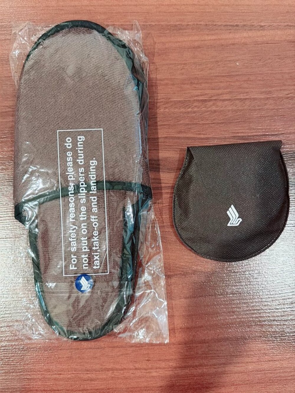 Singapore Airlines Business Class Amenity Slippers & Eye Mask Set